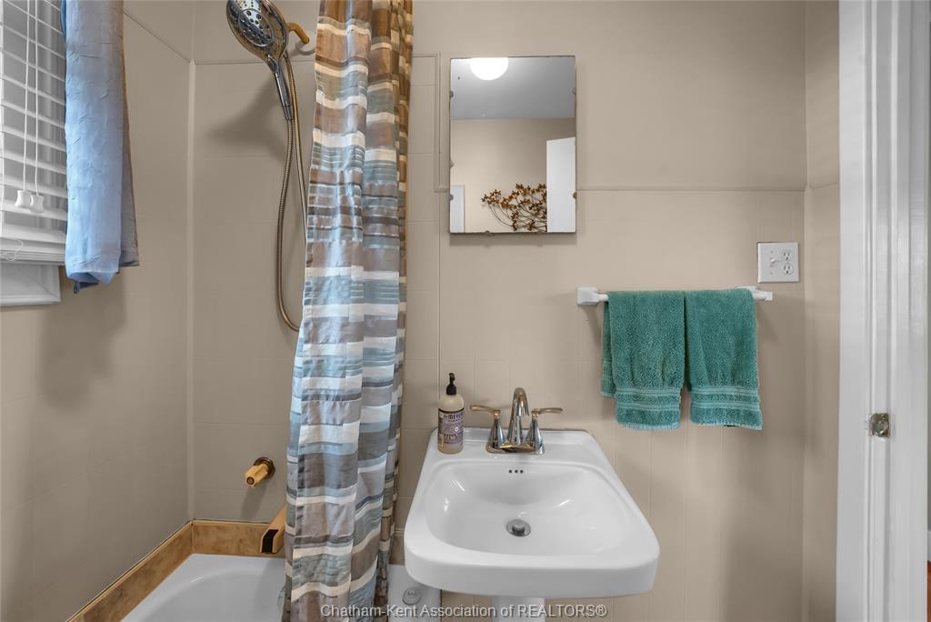 637 Wilkesport Line, Sombra, ON