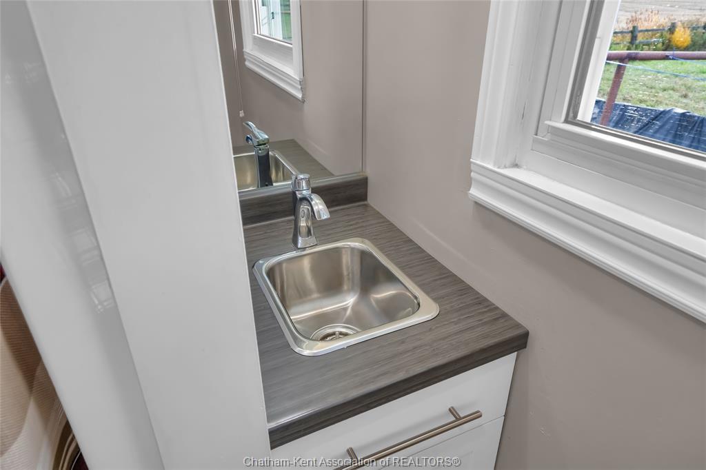 637 Wilkesport Line, Sombra, ON