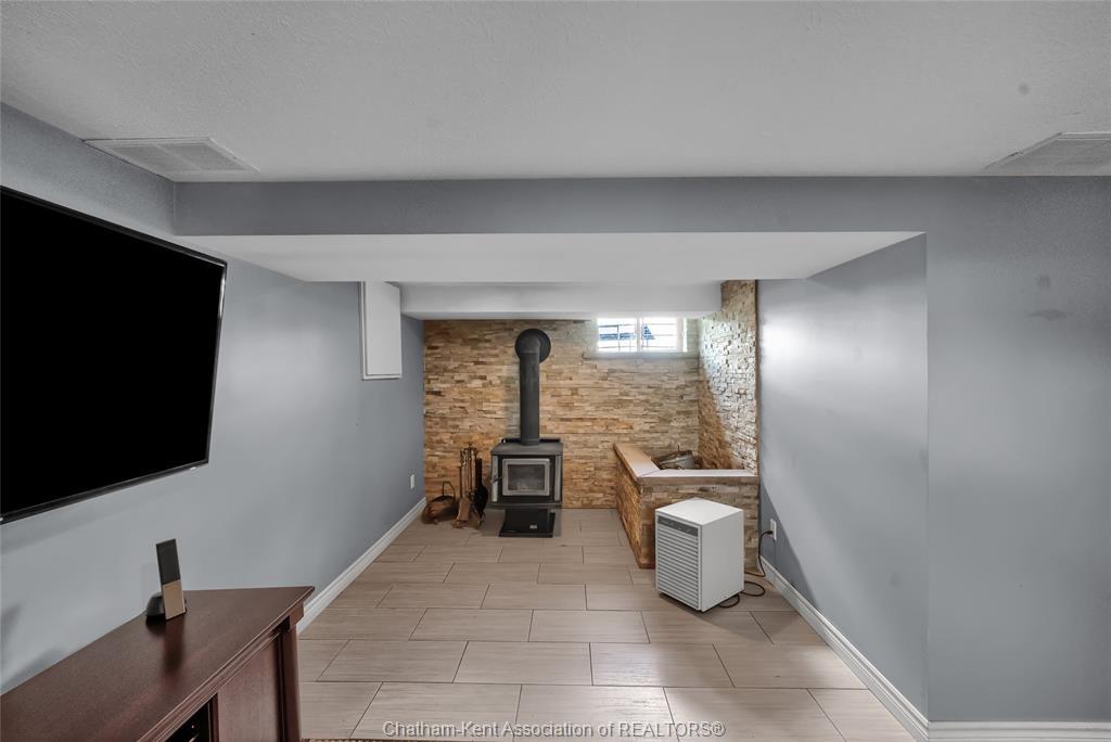 637 Wilkesport Line, Sombra, ON