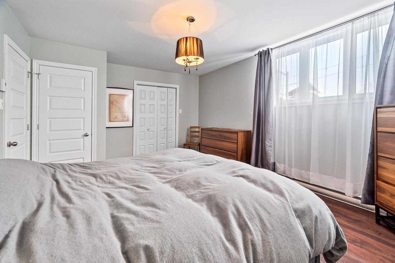 Chambre à coucher - 67 Rue Logan, Sainte-Martine, QC - Indoor Photo Showing Bedroom