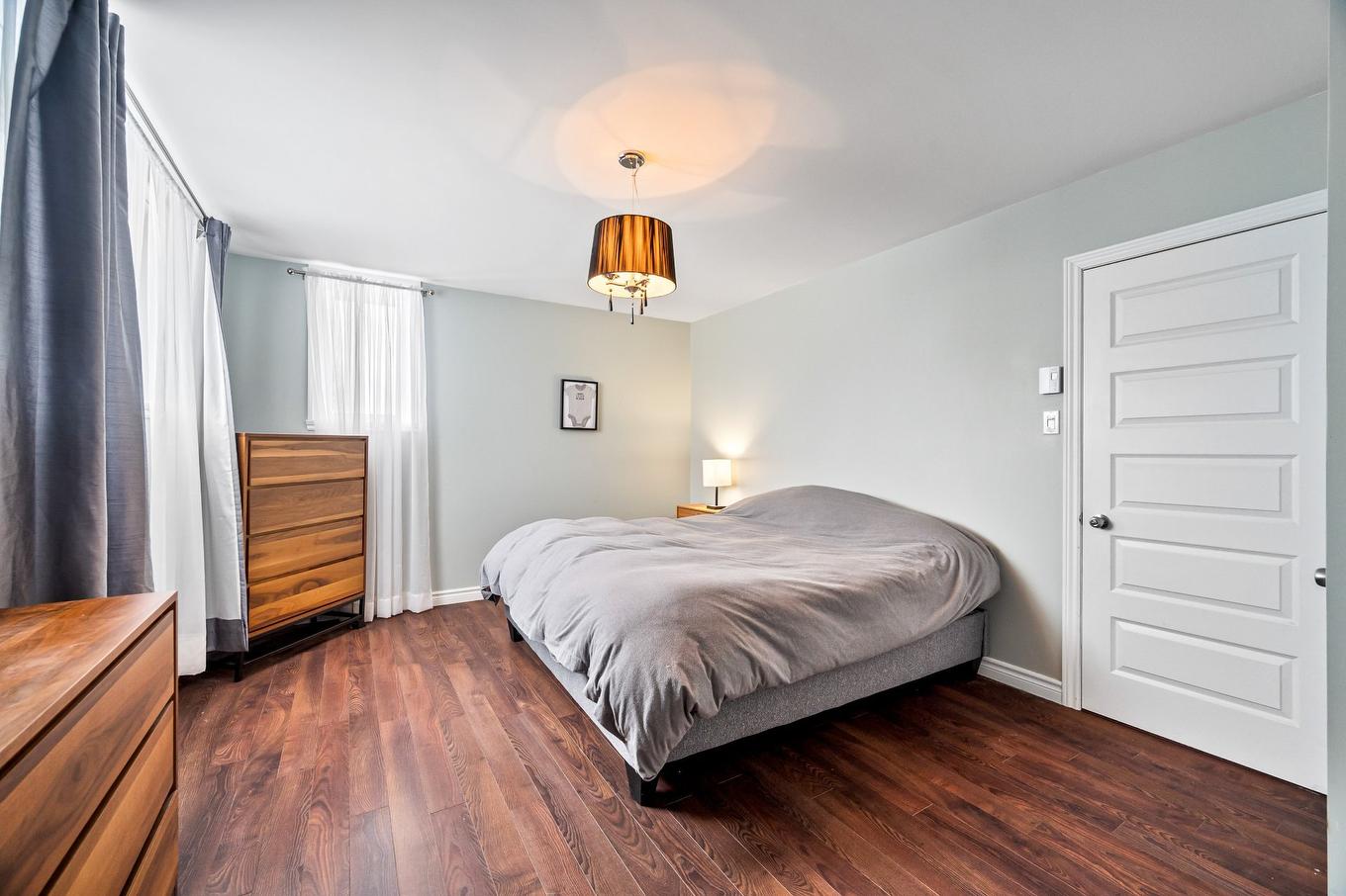 Chambre à coucher - 67 Rue Logan, Sainte-Martine, QC - Indoor Photo Showing Bedroom