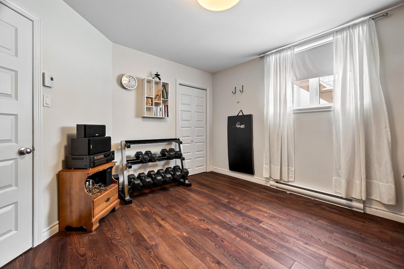 Chambre à coucher - 67 Rue Logan, Sainte-Martine, QC - Indoor Photo Showing Other Room