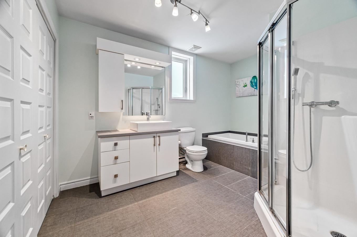 Salle de bains - 67 Rue Logan, Sainte-Martine, QC - Indoor Photo Showing Bathroom