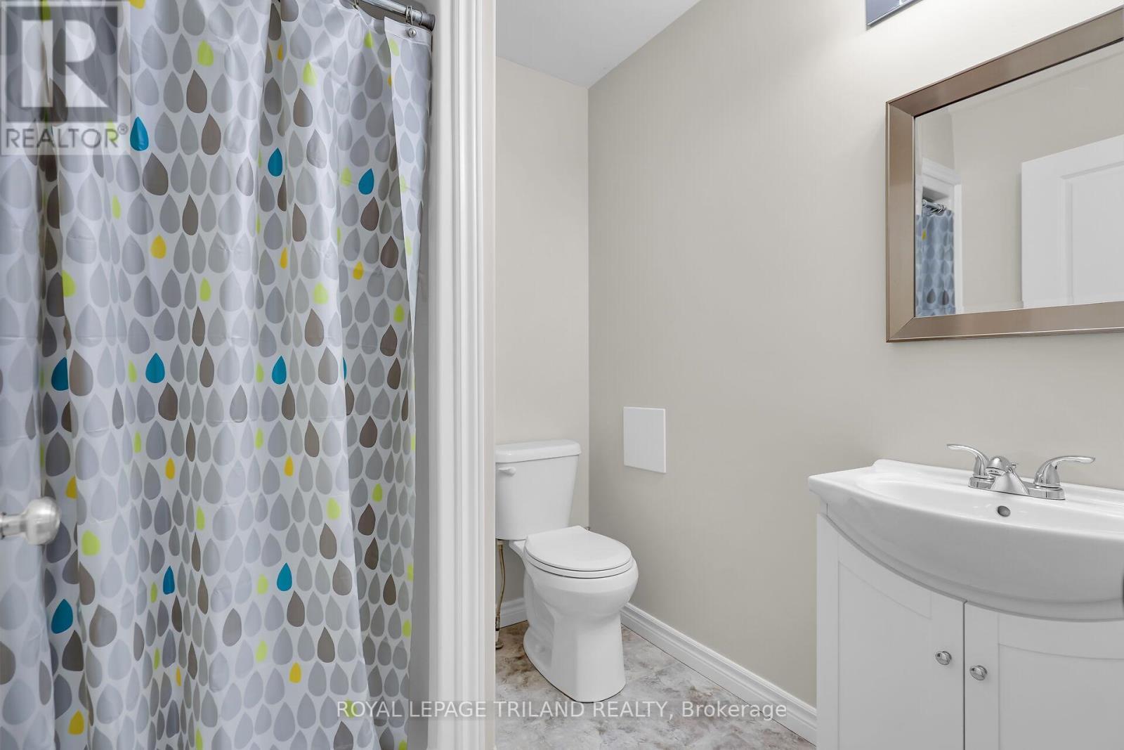 280 Peter Street S, Chatham-Kent (Bothwell), ON - Indoor Photo Showing Bathroom