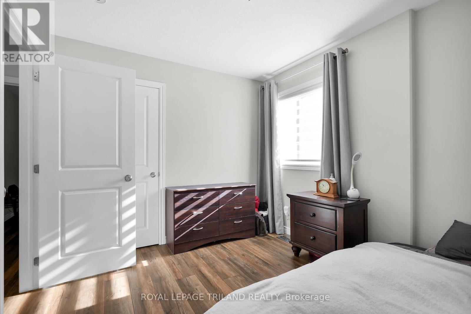 280 Peter Street S, Chatham-Kent (Bothwell), ON - Indoor Photo Showing Bedroom