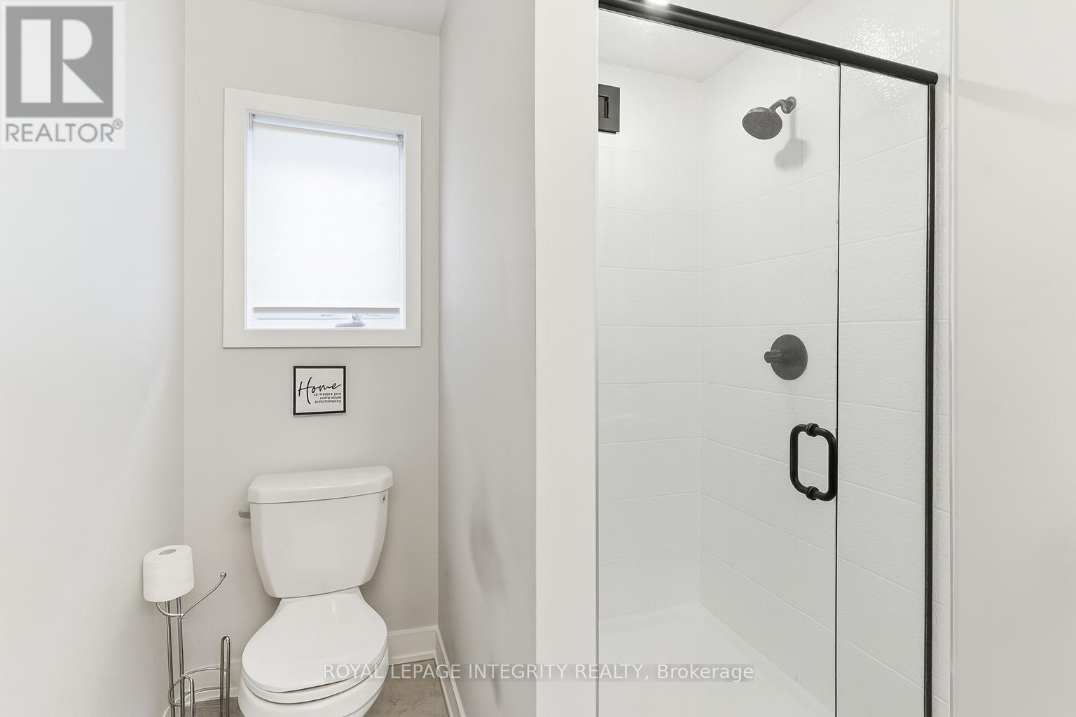 Primary Bathroom with Walk-in Shower - 820 Bascule Place, Ottawa, ON - Indoor Photo Showing Bathroom