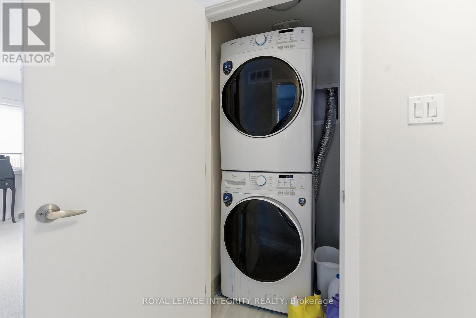 820 Bascule Place, Ottawa, ON - Indoor Photo Showing Laundry Room