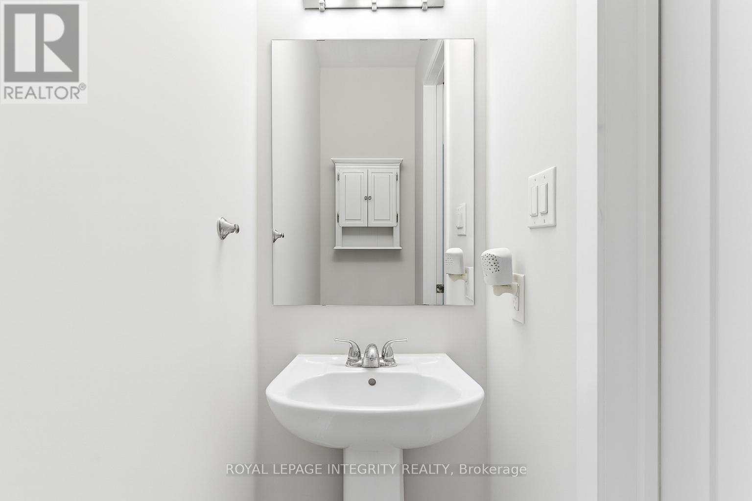 Powder Room, Main Floor - 820 Bascule Place, Ottawa, ON - Indoor Photo Showing Bathroom