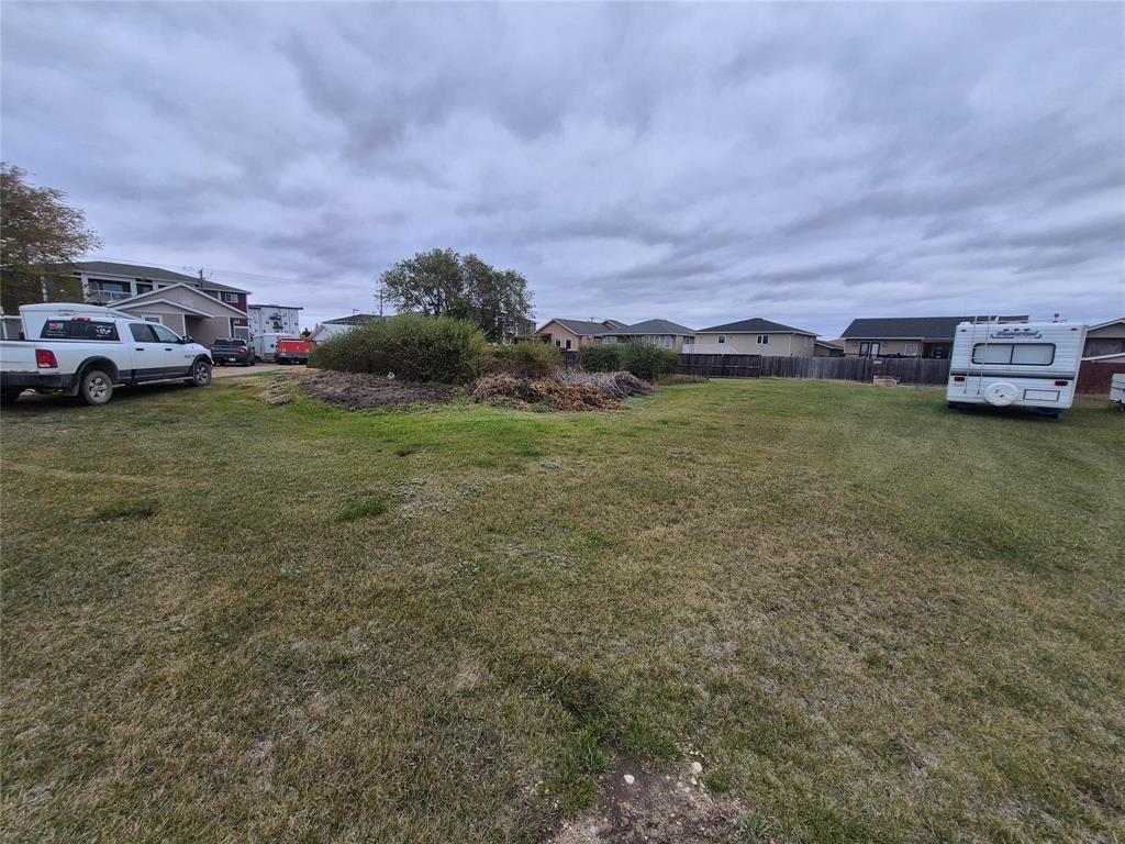 611 42Nd Street, Brandon, MB - Outdoor
