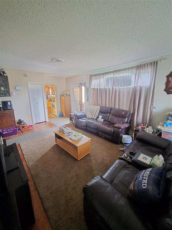 611 42Nd Street, Brandon, MB - Indoor Photo Showing Other Room