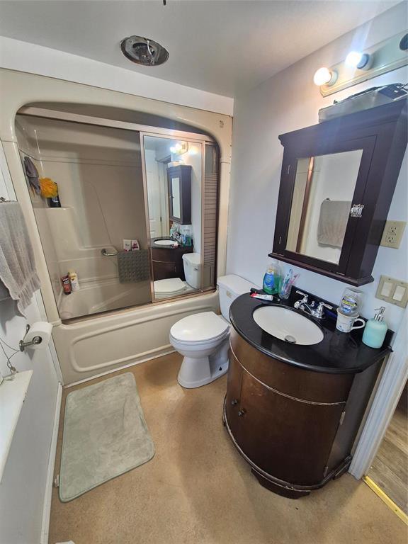611 42Nd Street, Brandon, MB - Indoor Photo Showing Bathroom