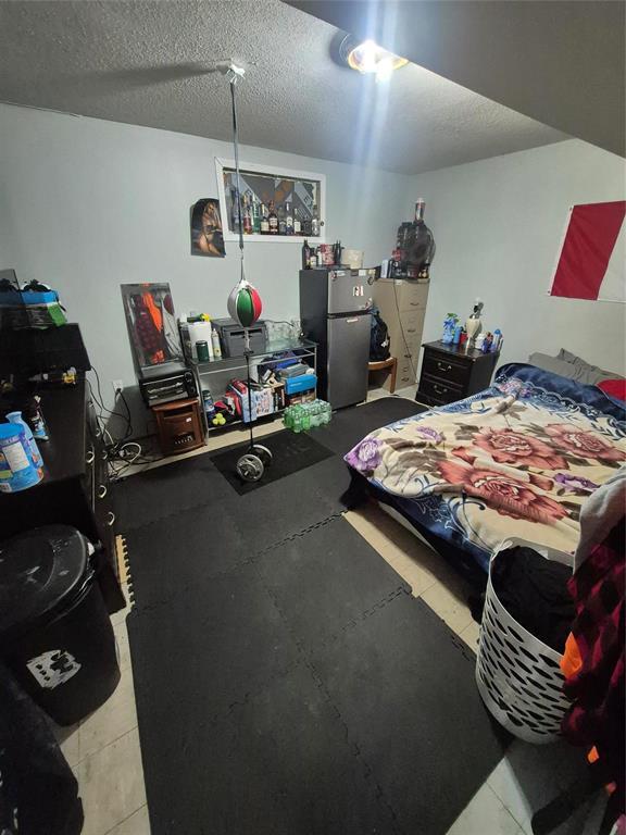 611 42Nd Street, Brandon, MB - Indoor Photo Showing Bedroom