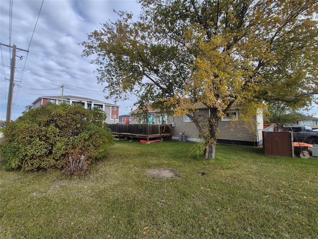 611 42Nd Street, Brandon, MB - Outdoor