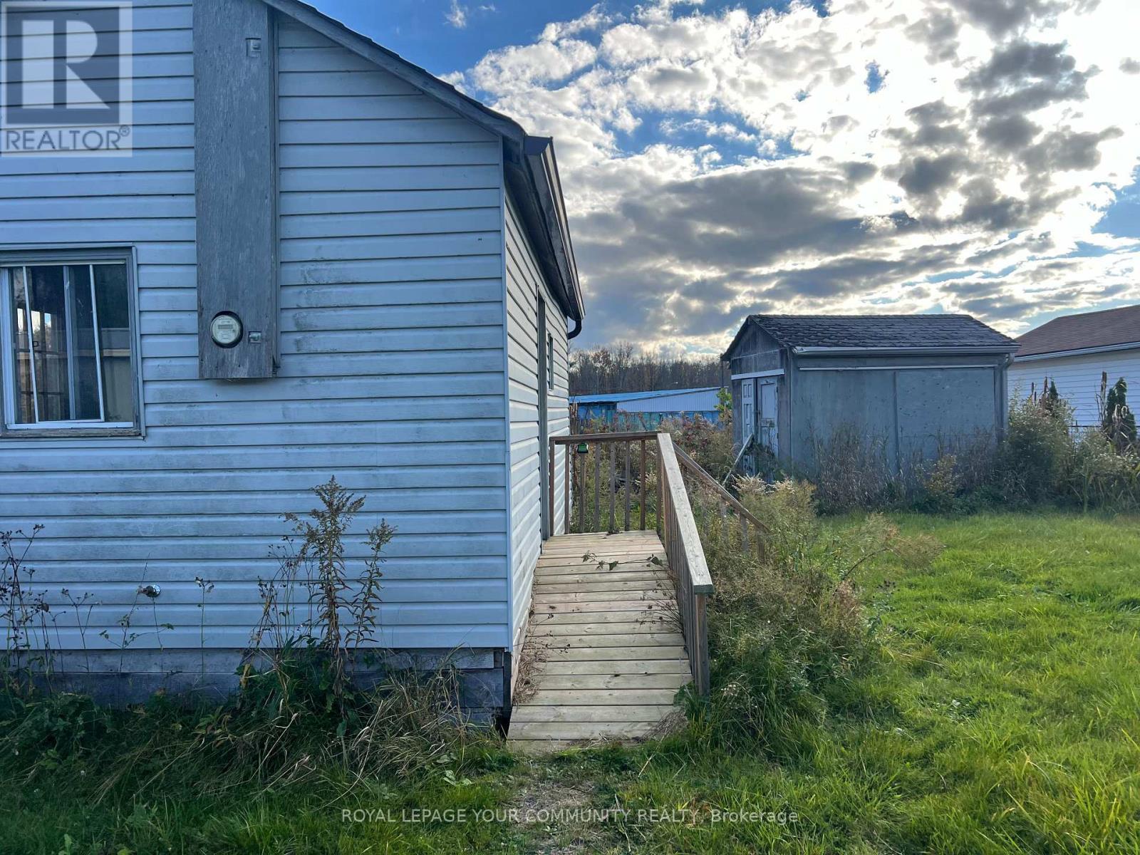 8 Island Drive, Georgina, ON - Outdoor