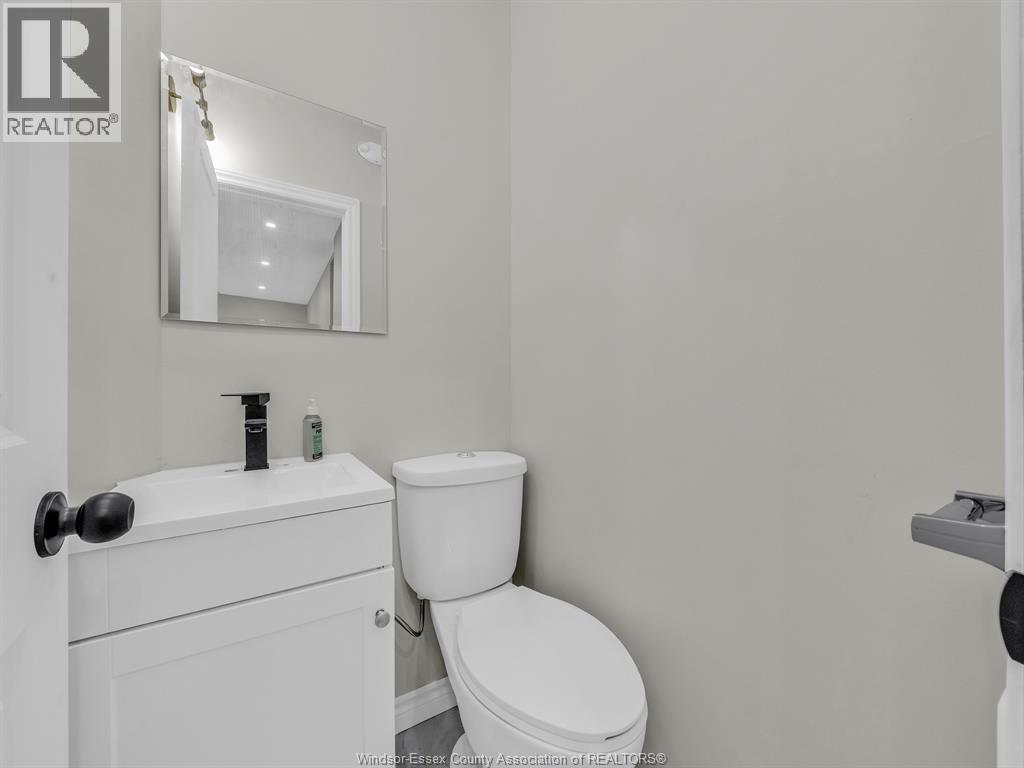 939 Wyandotte Street East, Windsor, ON