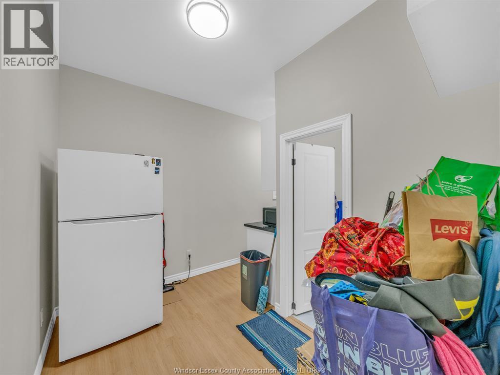 939 Wyandotte Street East, Windsor, ON