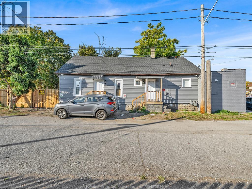 939 Wyandotte Street East, Windsor, ON