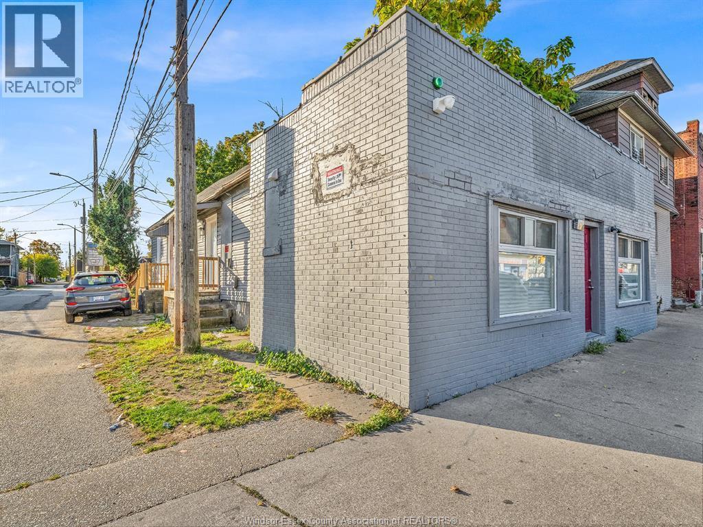 939 Wyandotte Street East, Windsor, ON