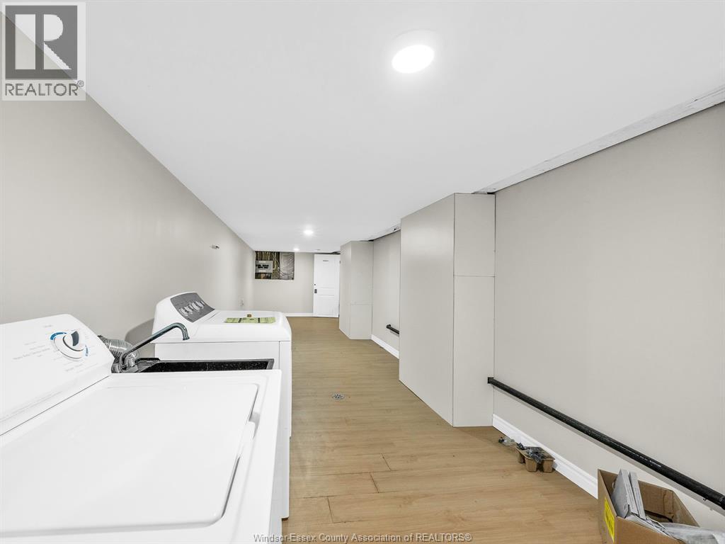 939 Wyandotte Street East, Windsor, ON