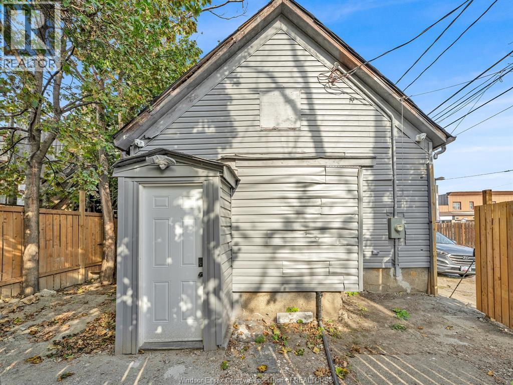 939 Wyandotte Street East, Windsor, ON