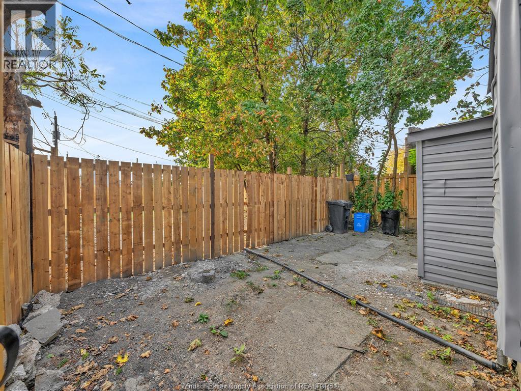 939 Wyandotte Street East, Windsor, ON