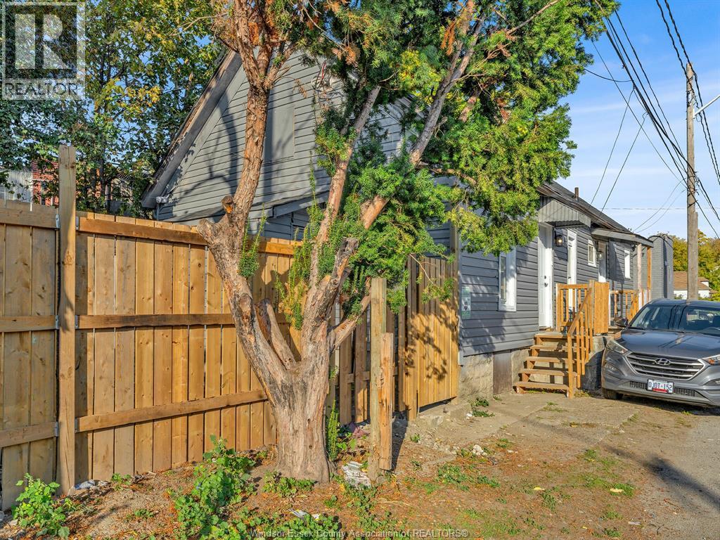 939 Wyandotte Street East, Windsor, ON