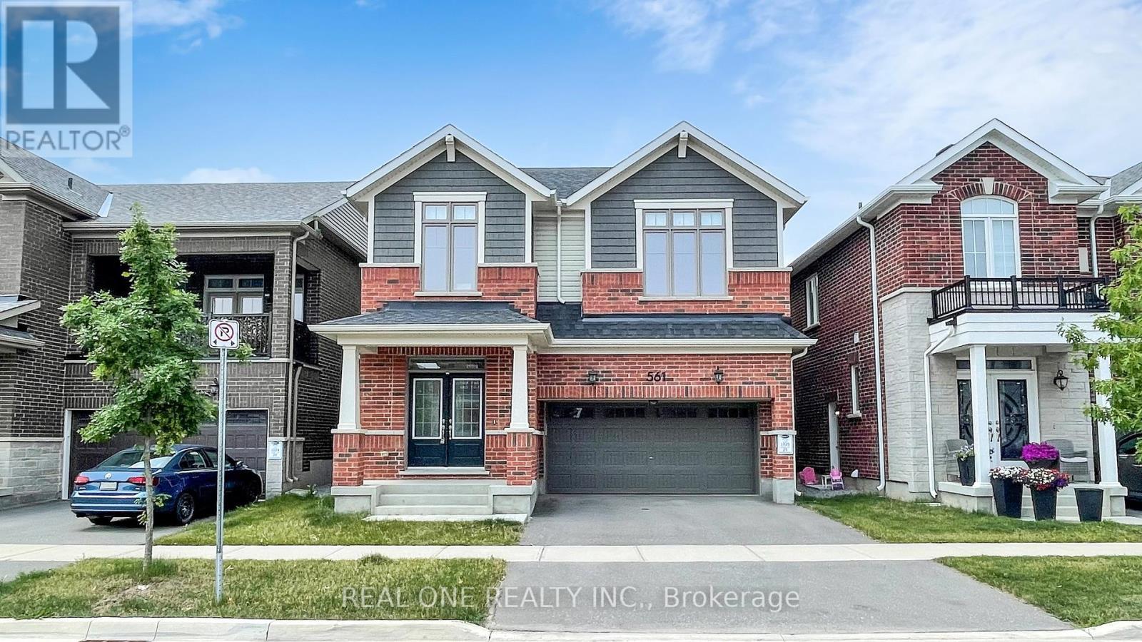 561 Kennedy Circle W, Milton, ON - Outdoor With Facade