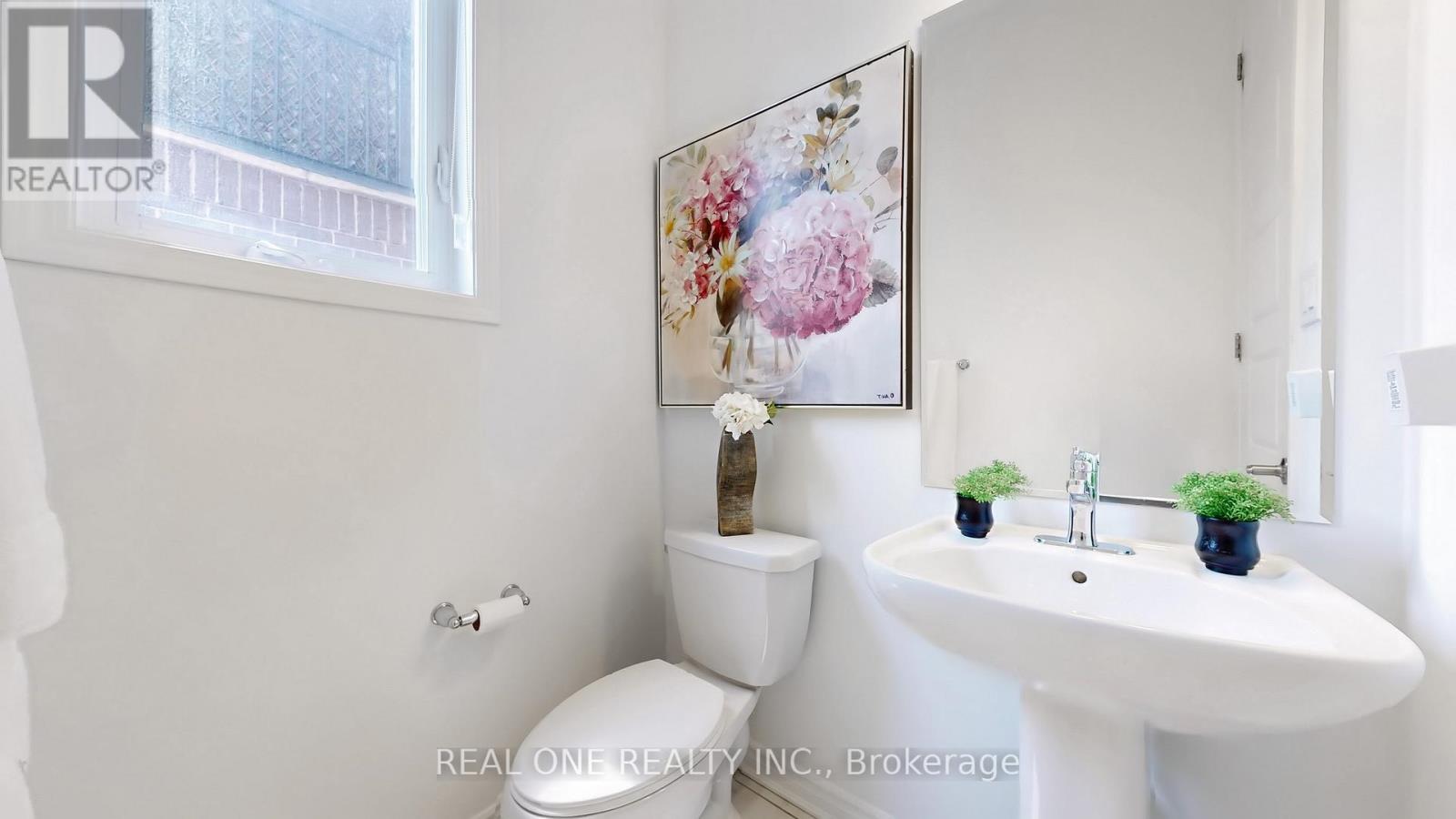 561 Kennedy Circle W, Milton, ON - Indoor Photo Showing Bathroom