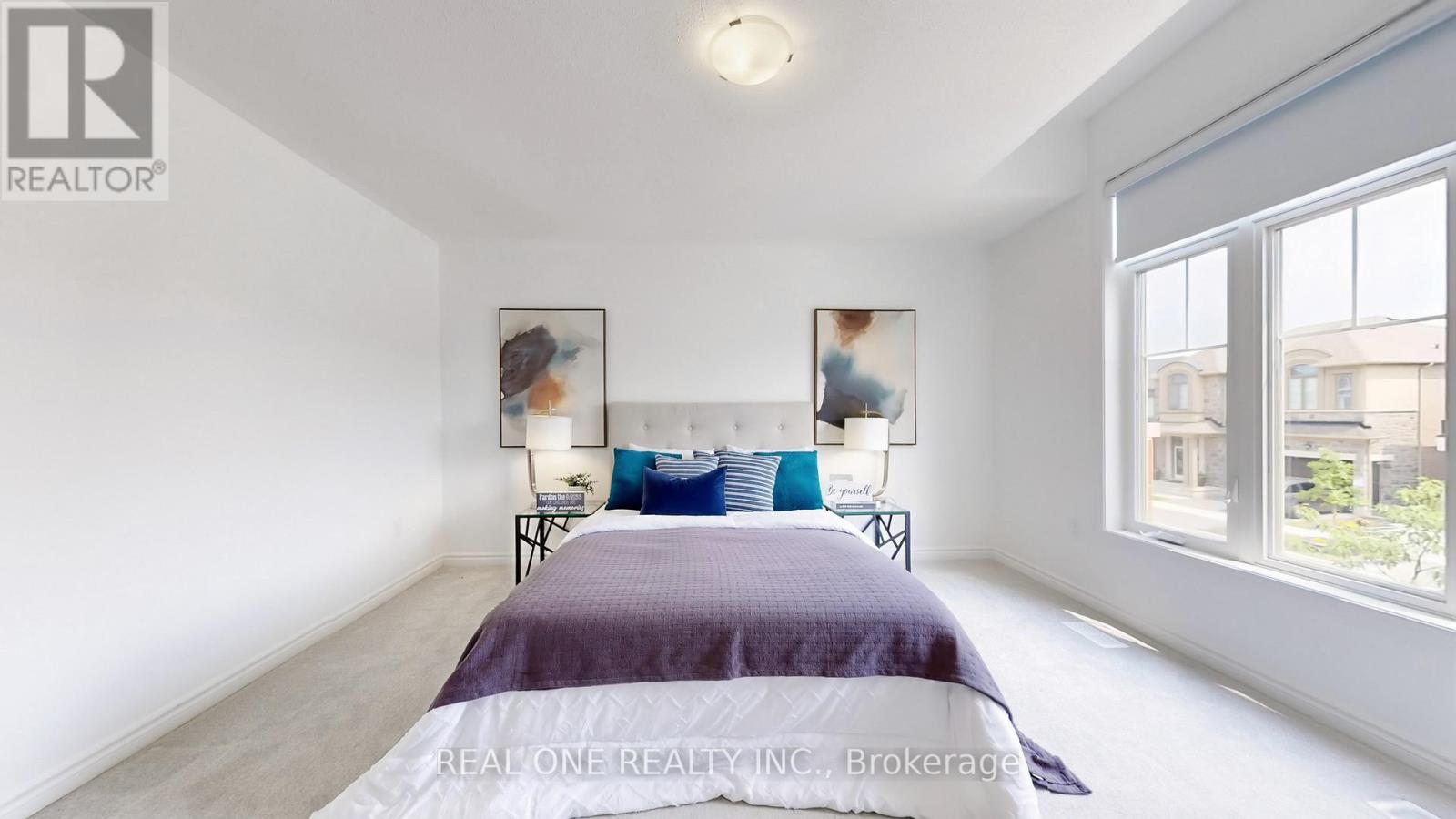 561 Kennedy Circle W, Milton, ON - Indoor Photo Showing Bedroom