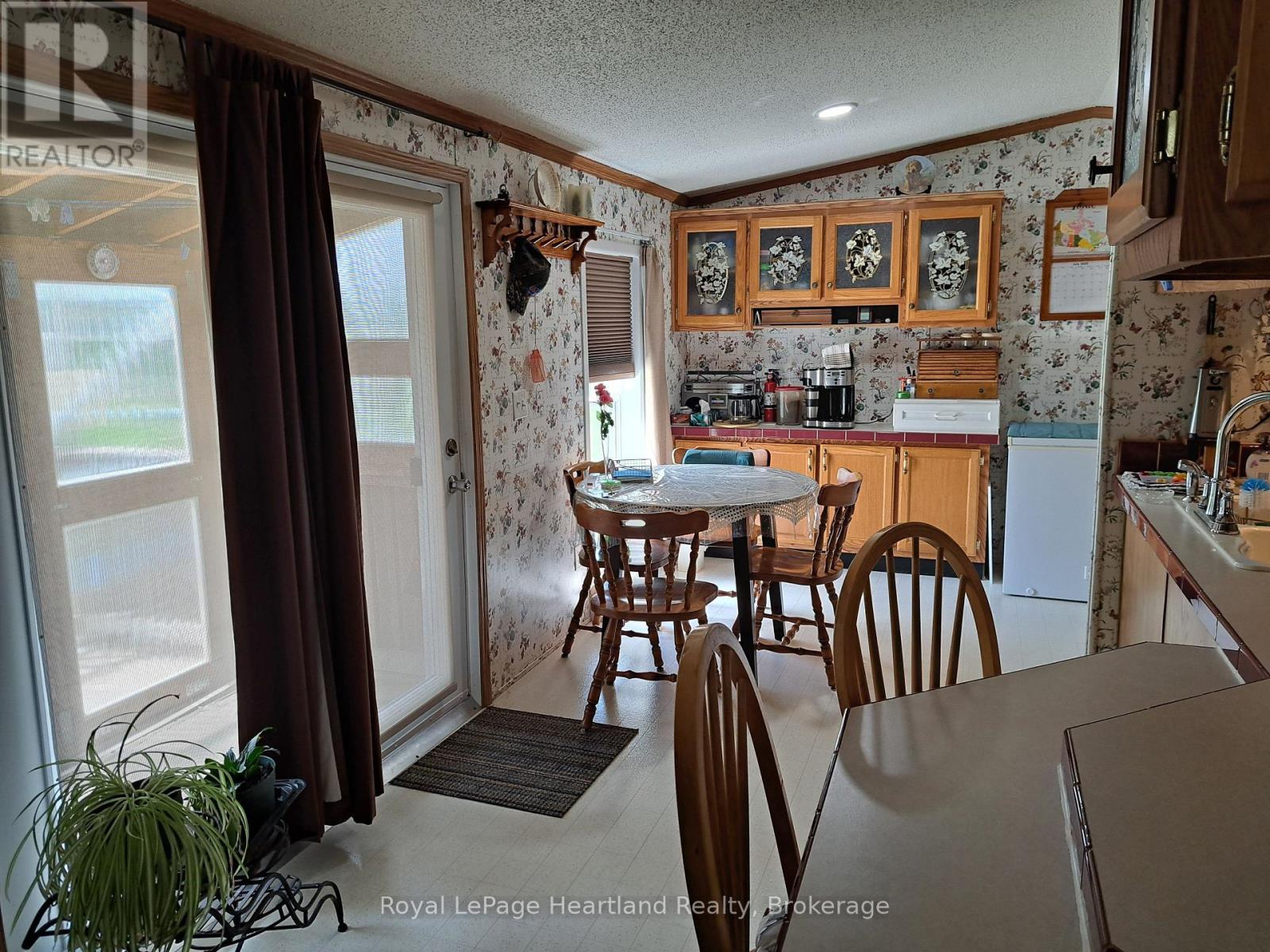 8 - 39461 Dashwood Road, South Huron (Stephen Twp), ON
