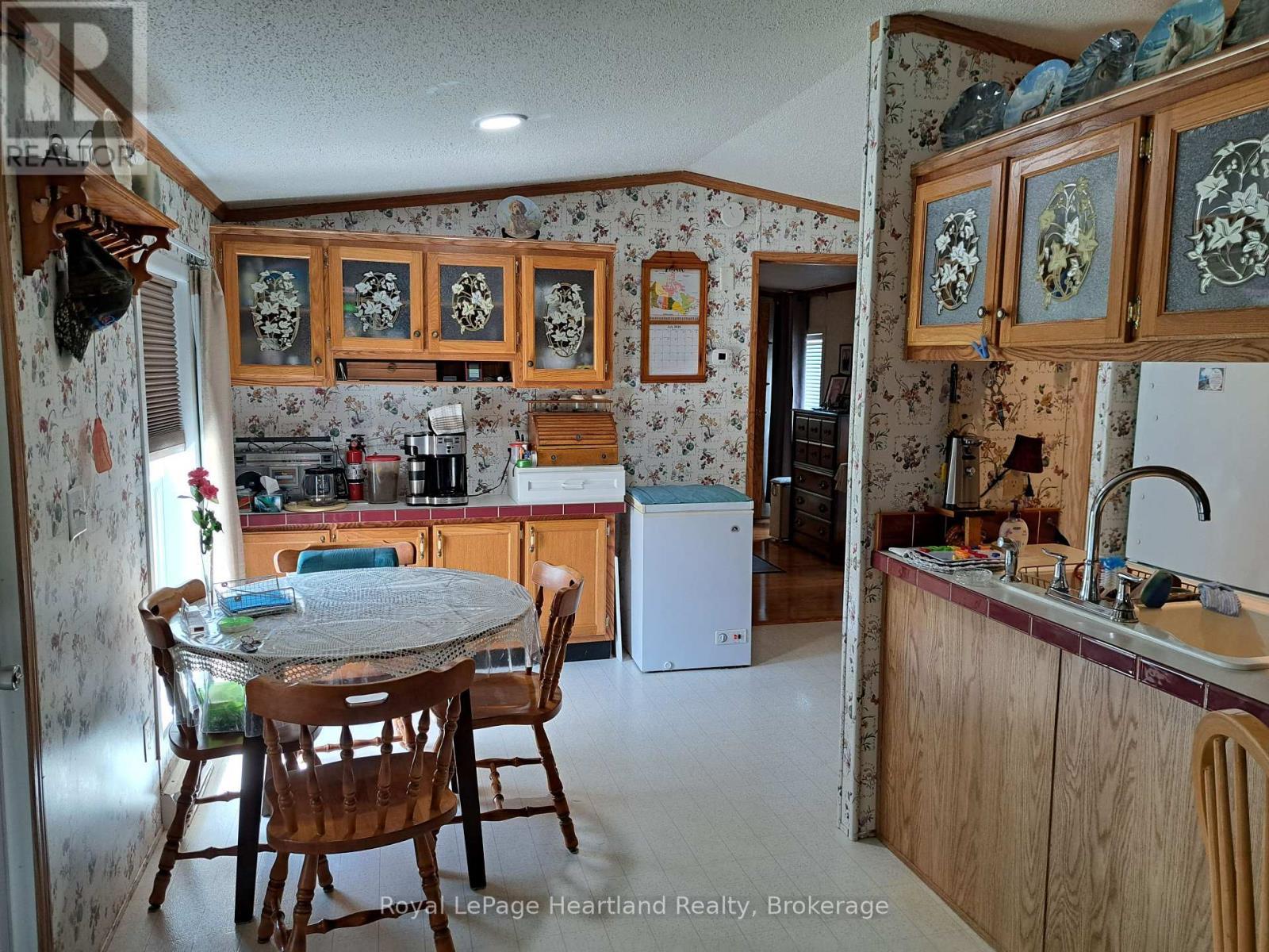 8 - 39461 Dashwood Road, South Huron (Stephen Twp), ON