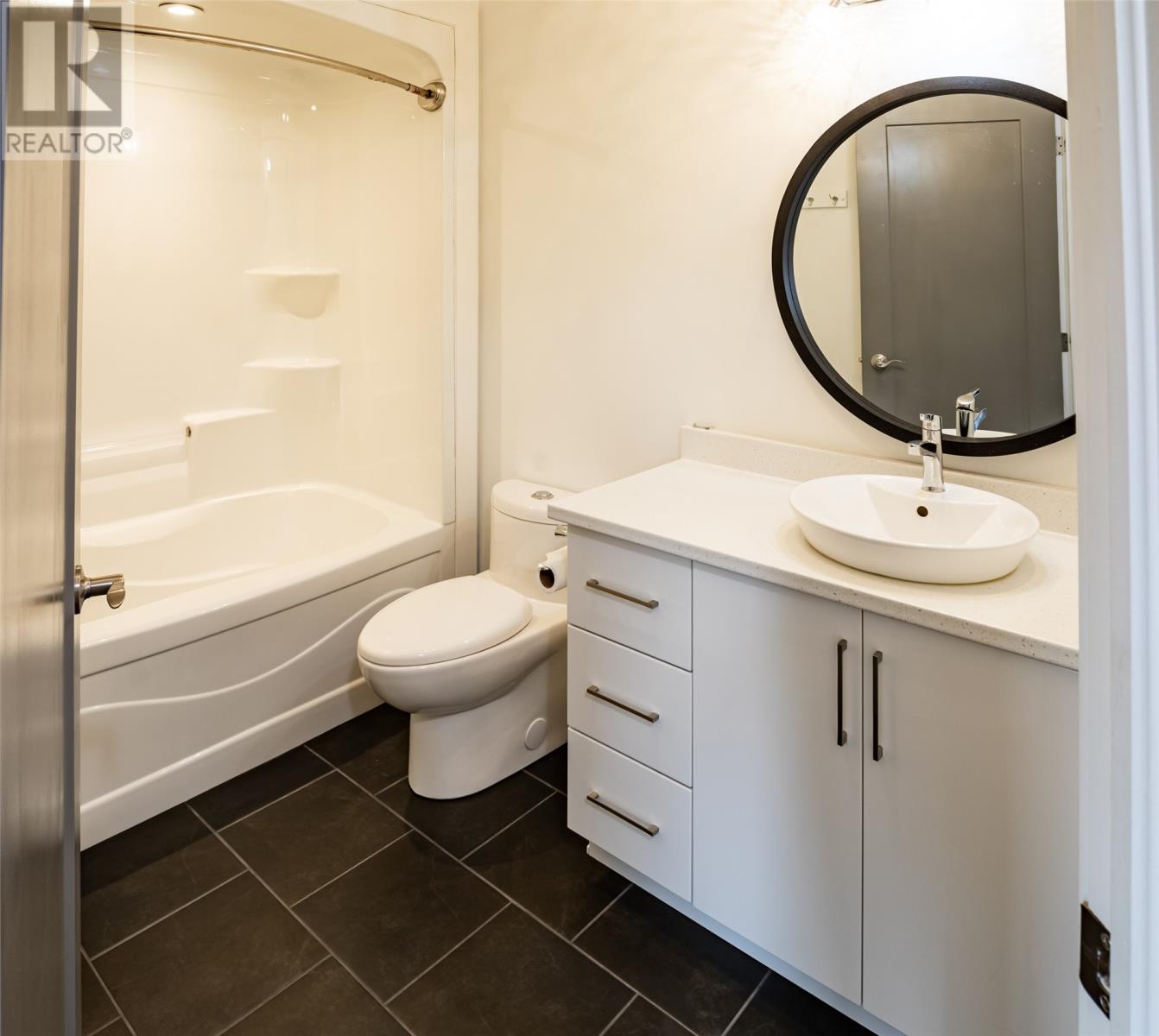 43 Jera Street, Portugal Cove St. Philips, NL - Indoor Photo Showing Bathroom