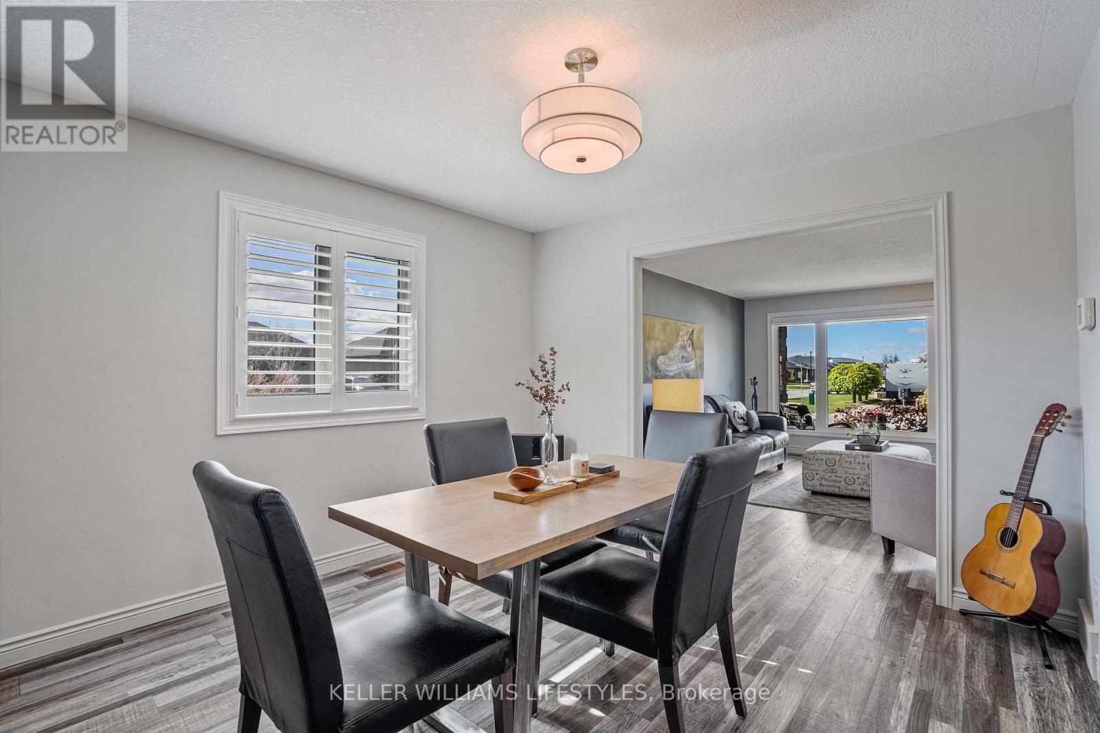 106 Anderson Avenue, Southwest Middlesex (Glencoe), ON - Indoor Photo Showing Dining Room