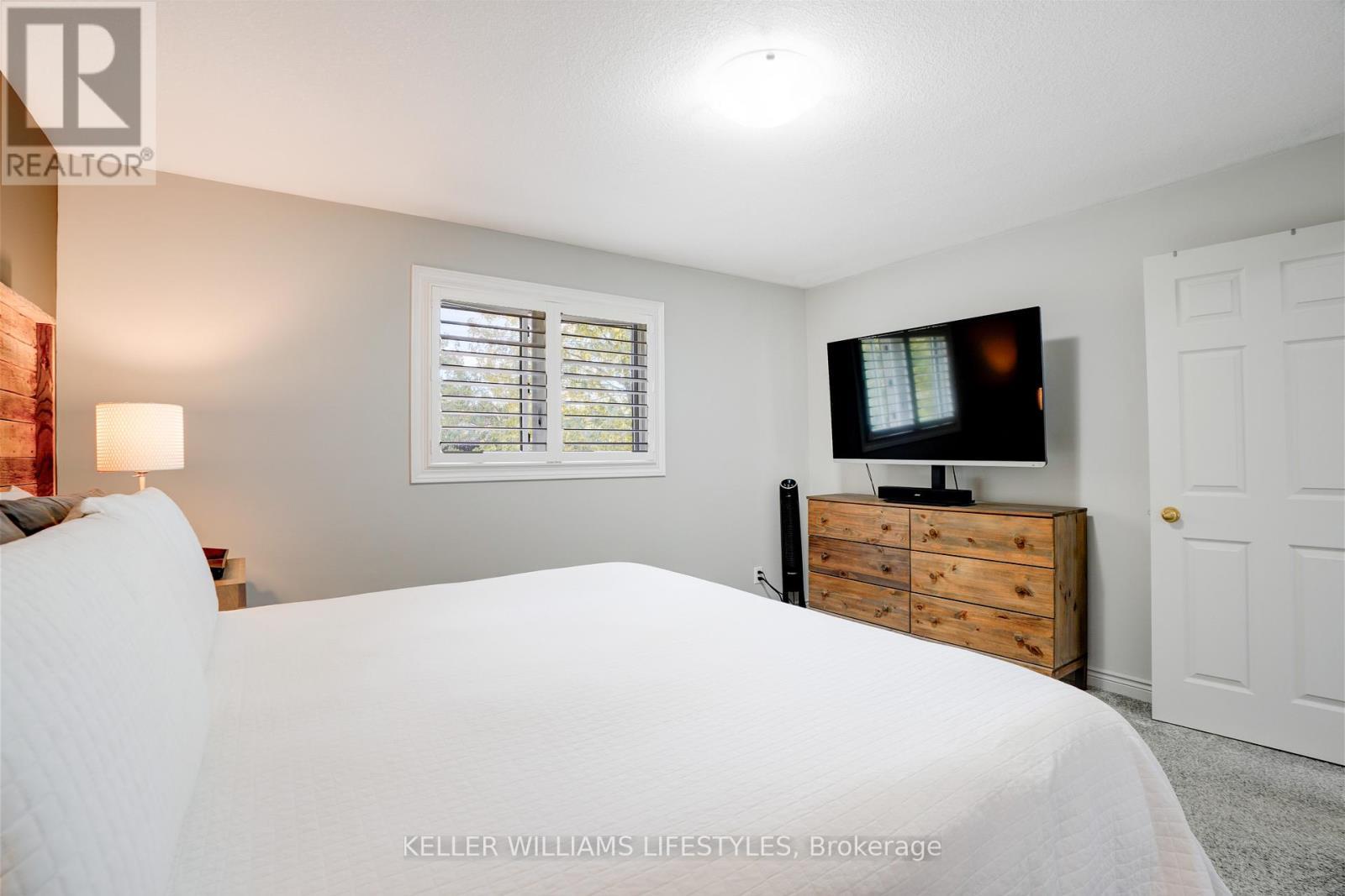 106 Anderson Avenue, Southwest Middlesex (Glencoe), ON - Indoor Photo Showing Bedroom