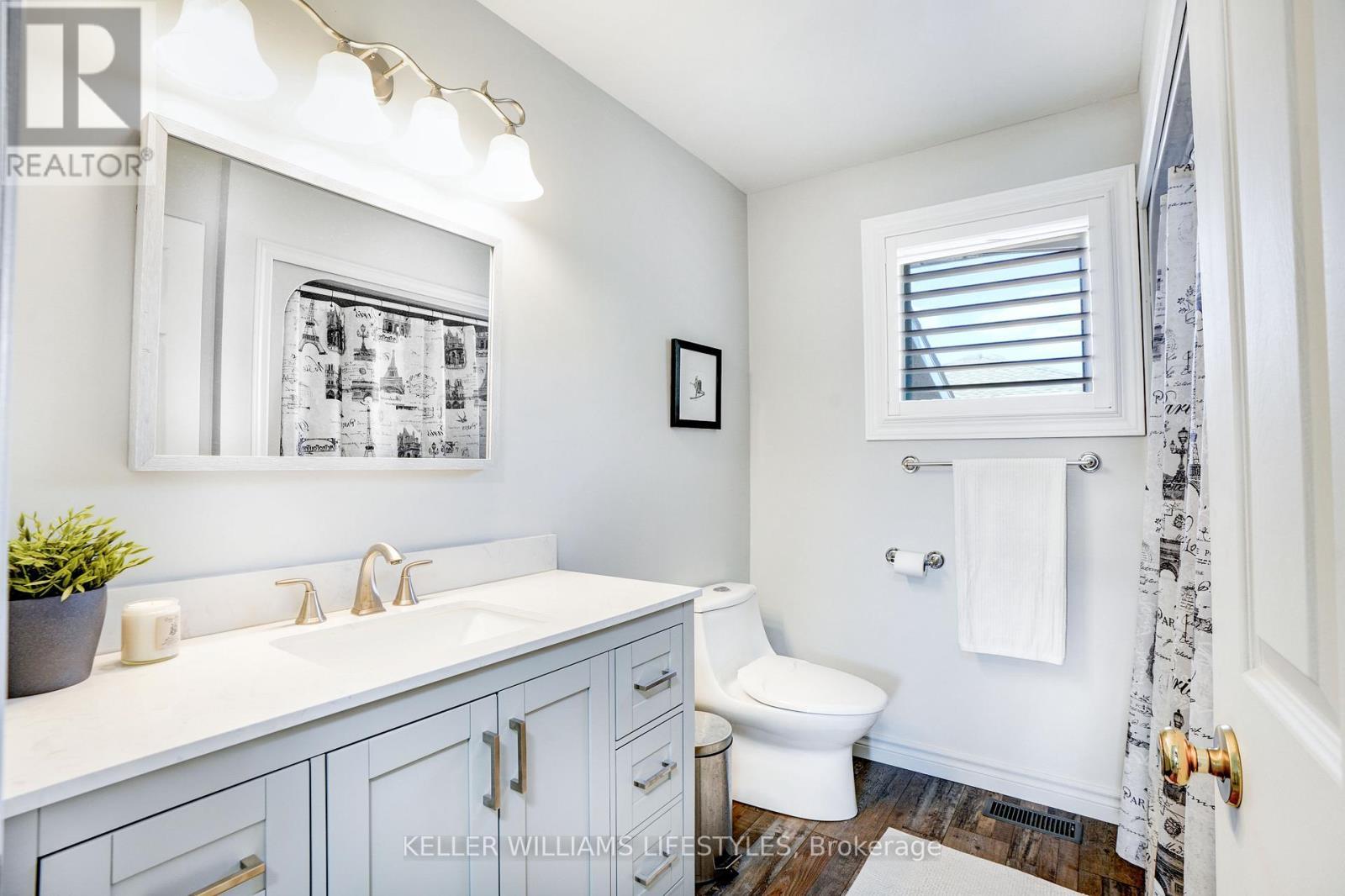 106 Anderson Avenue, Southwest Middlesex (Glencoe), ON - Indoor Photo Showing Bathroom