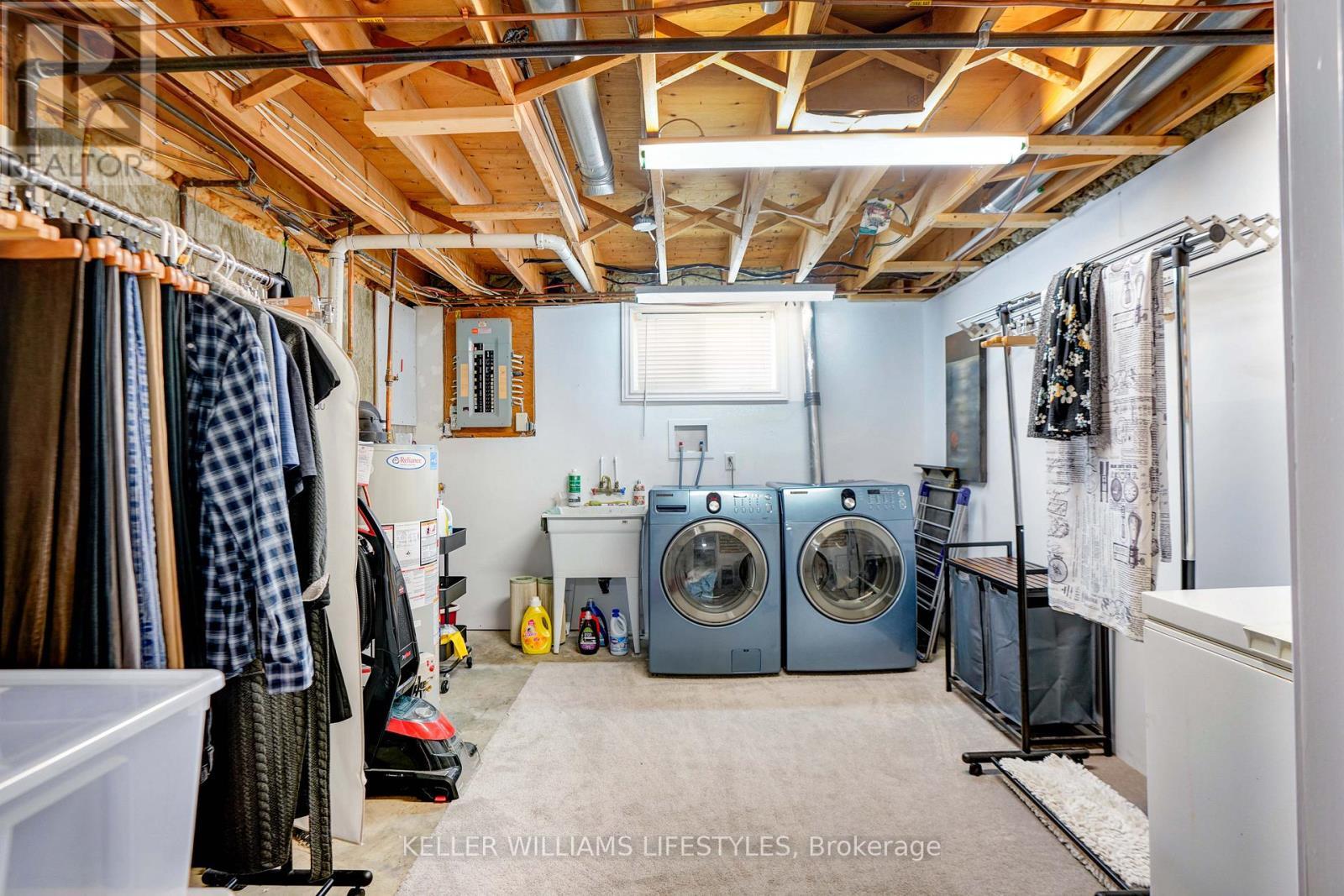 106 Anderson Avenue, Southwest Middlesex (Glencoe), ON - Indoor Photo Showing Laundry Room