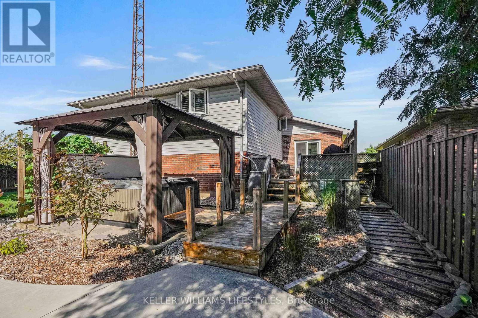 106 Anderson Avenue, Southwest Middlesex (Glencoe), ON - Outdoor