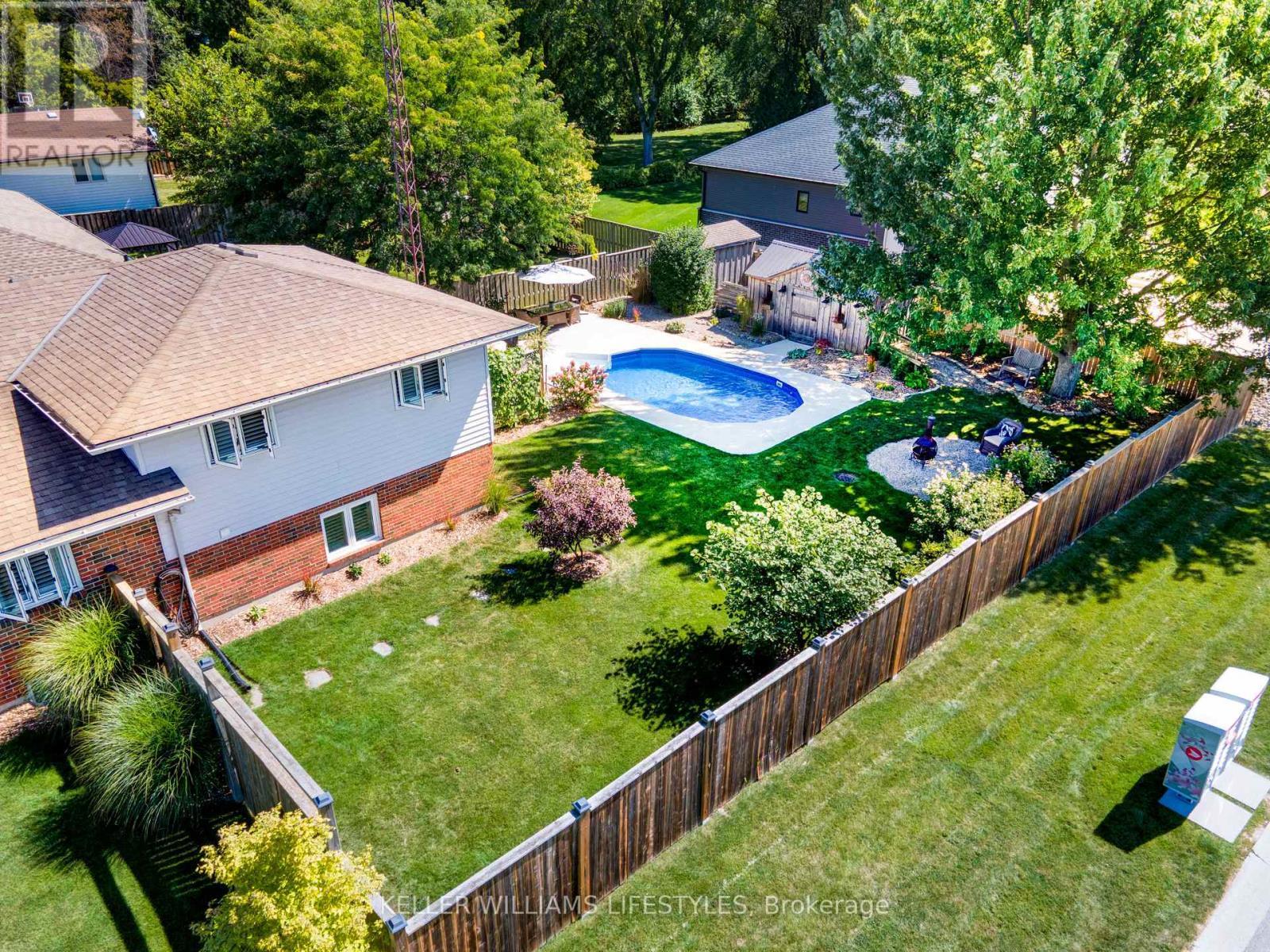 106 Anderson Avenue, Southwest Middlesex (Glencoe), ON - Outdoor With In Ground Pool