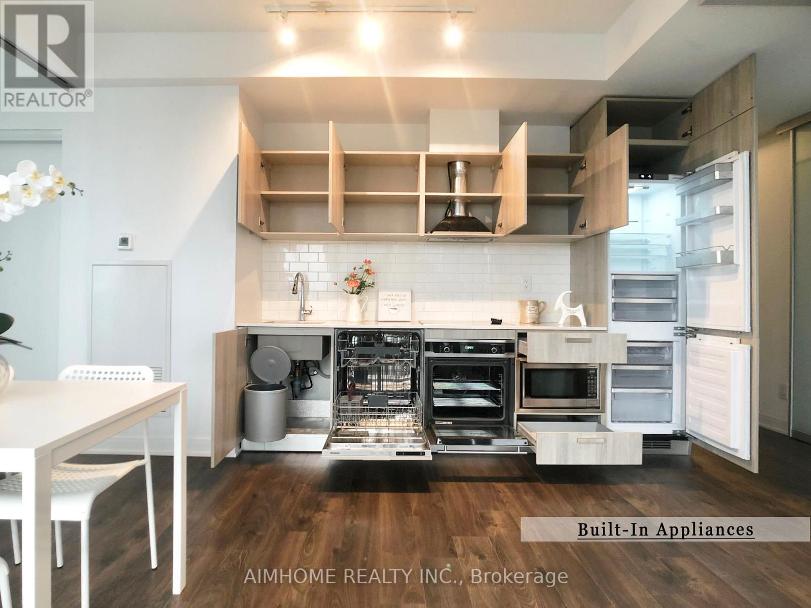 2315 - 50 Charles Street E, Toronto, ON - Indoor