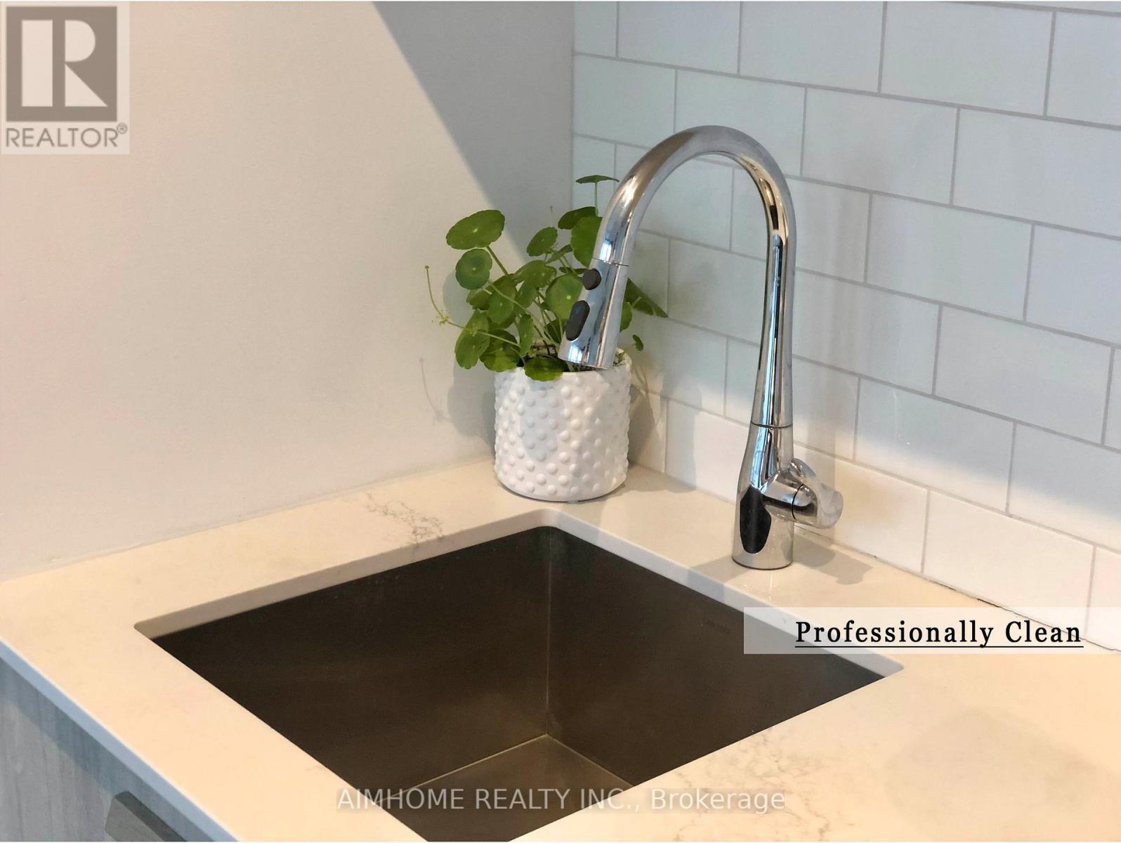 2315 - 50 Charles Street E, Toronto, ON - Indoor