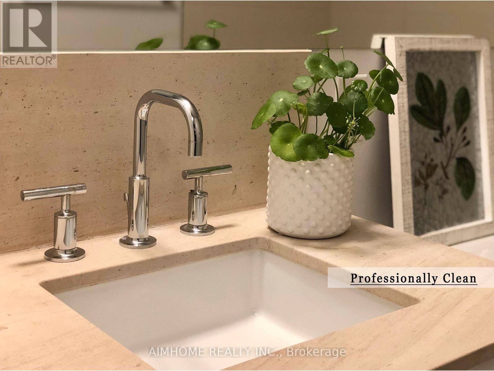 2315 - 50 Charles Street E, Toronto, ON - Indoor