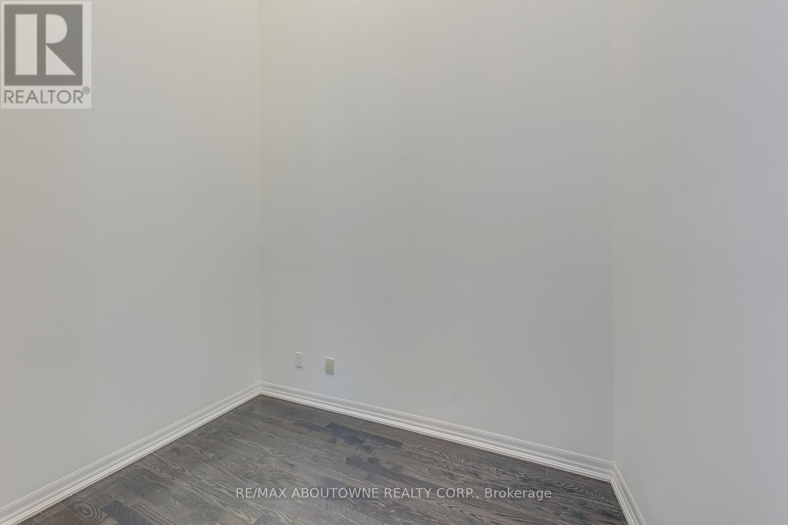 202 - 770 Bay Street, Toronto, ON - Indoor Photo Showing Other Room