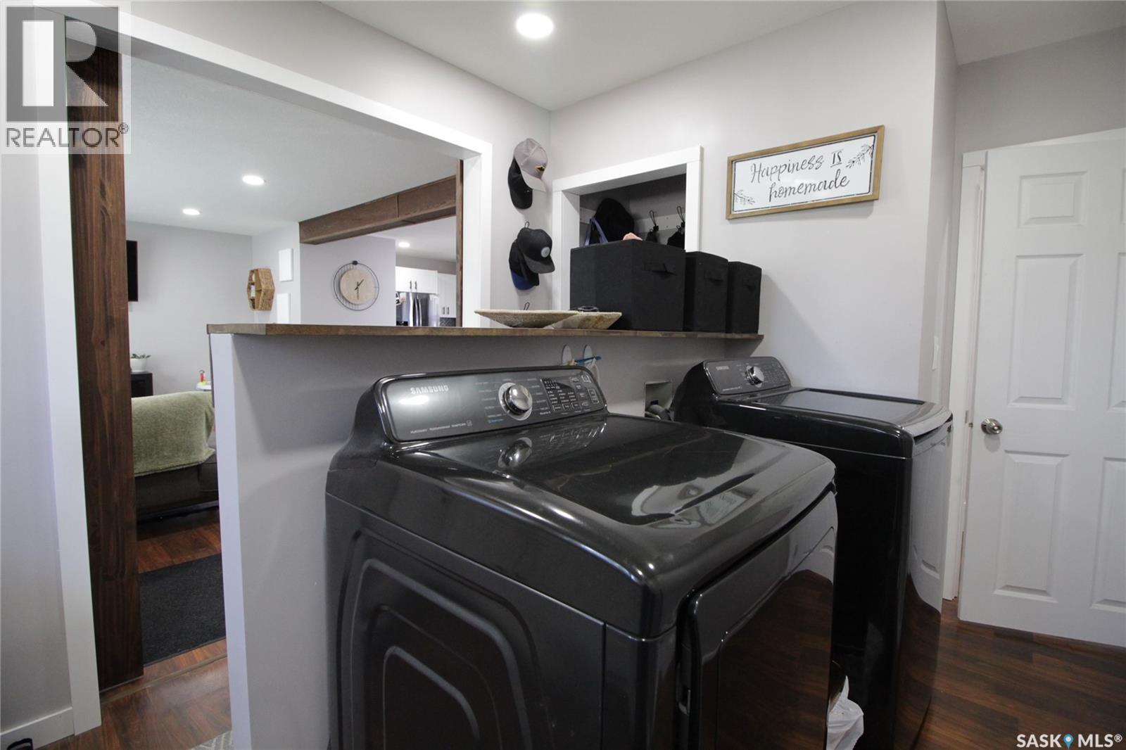 916 Moose Street, Moosomin, SK - Indoor Photo Showing Laundry Room
