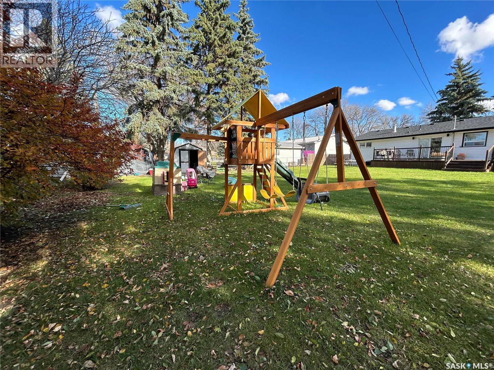 916 Moose Street, Moosomin, SK - Outdoor