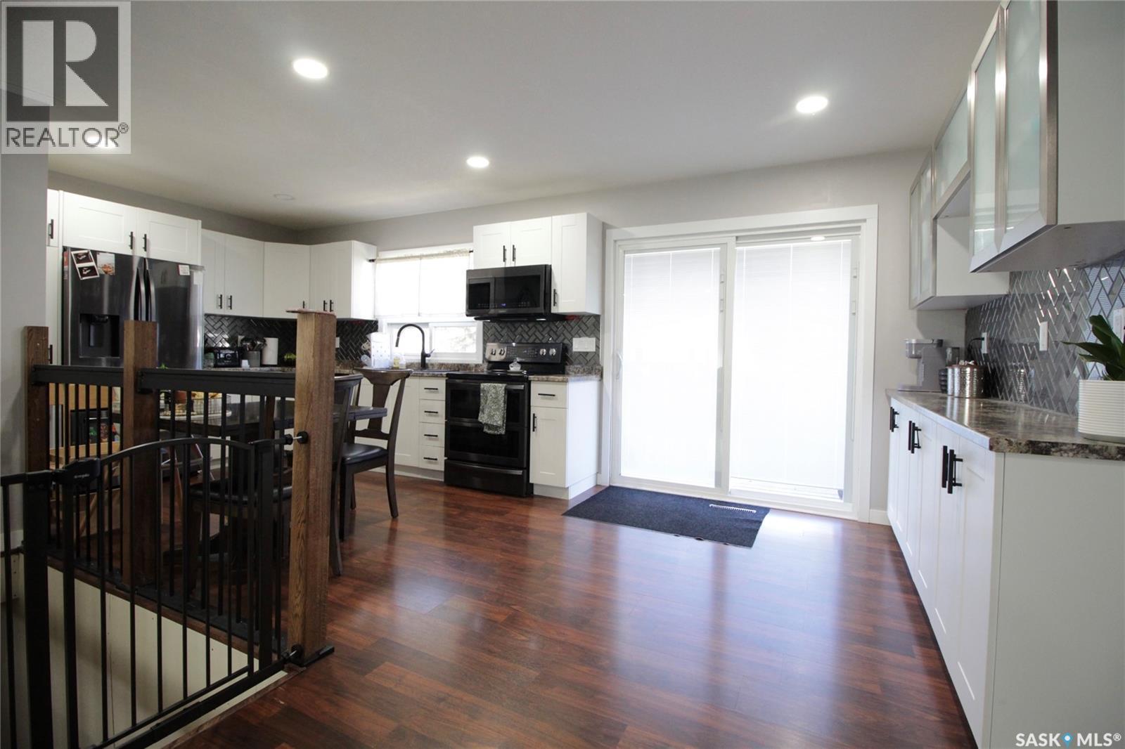 916 Moose Street, Moosomin, SK - Indoor