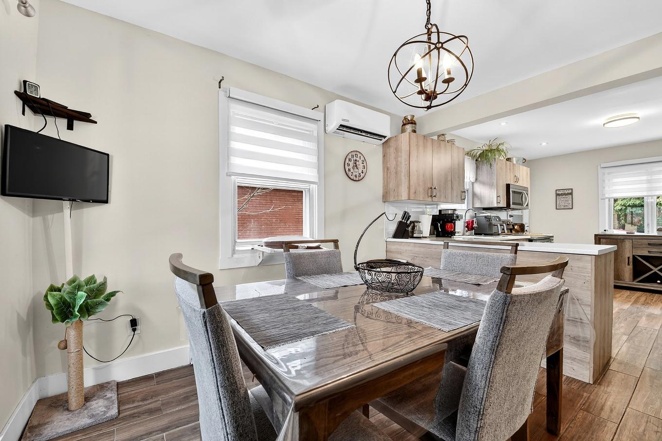 Salle à manger - 221 9E Avenue, Deux-Montagnes, QC - Indoor Photo Showing Dining Room