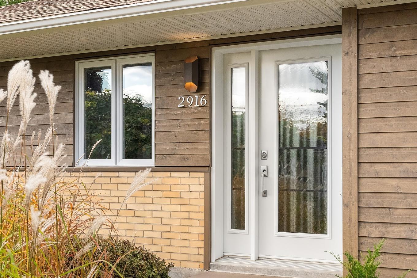 Exterior entrance - 2916 Rue De Summerside, Québec (Sainte-Foy/Sillery/Cap-Rouge), QC - Outdoor With Deck Patio Veranda With Exterior