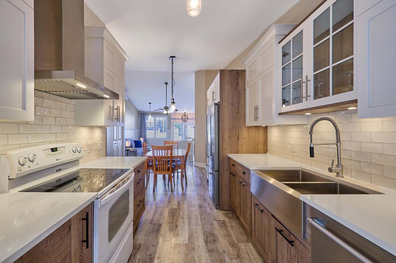 Kitchen - 683 Rue Chénier, Saint-Jérôme, QC - Indoor Photo Showing Kitchen With Double Sink With Upgraded Kitchen