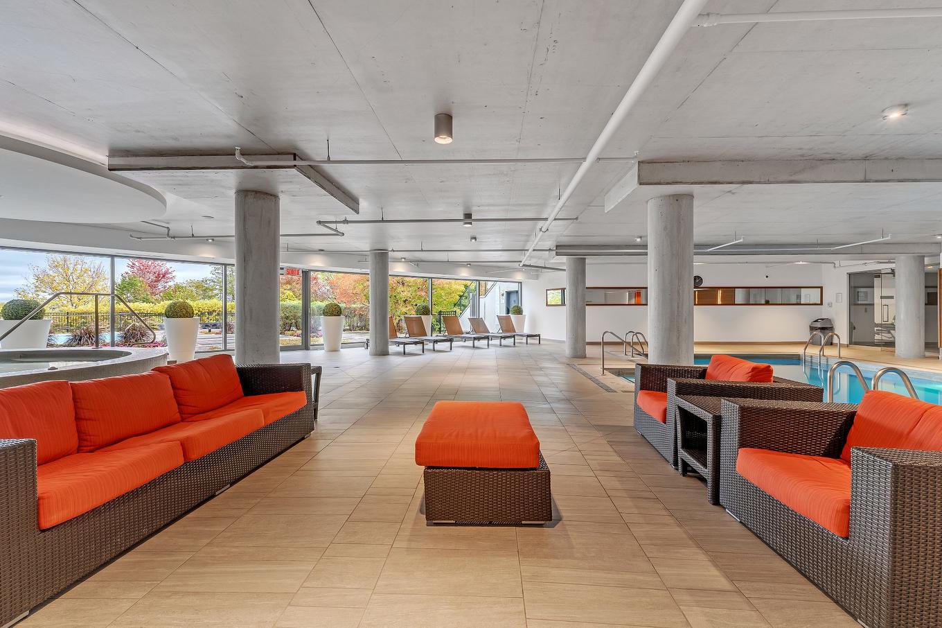 Piscine - 806-299 Rue De La Rotonde, Montréal (Verdun/Île-Des-Soeurs), QC - Indoor