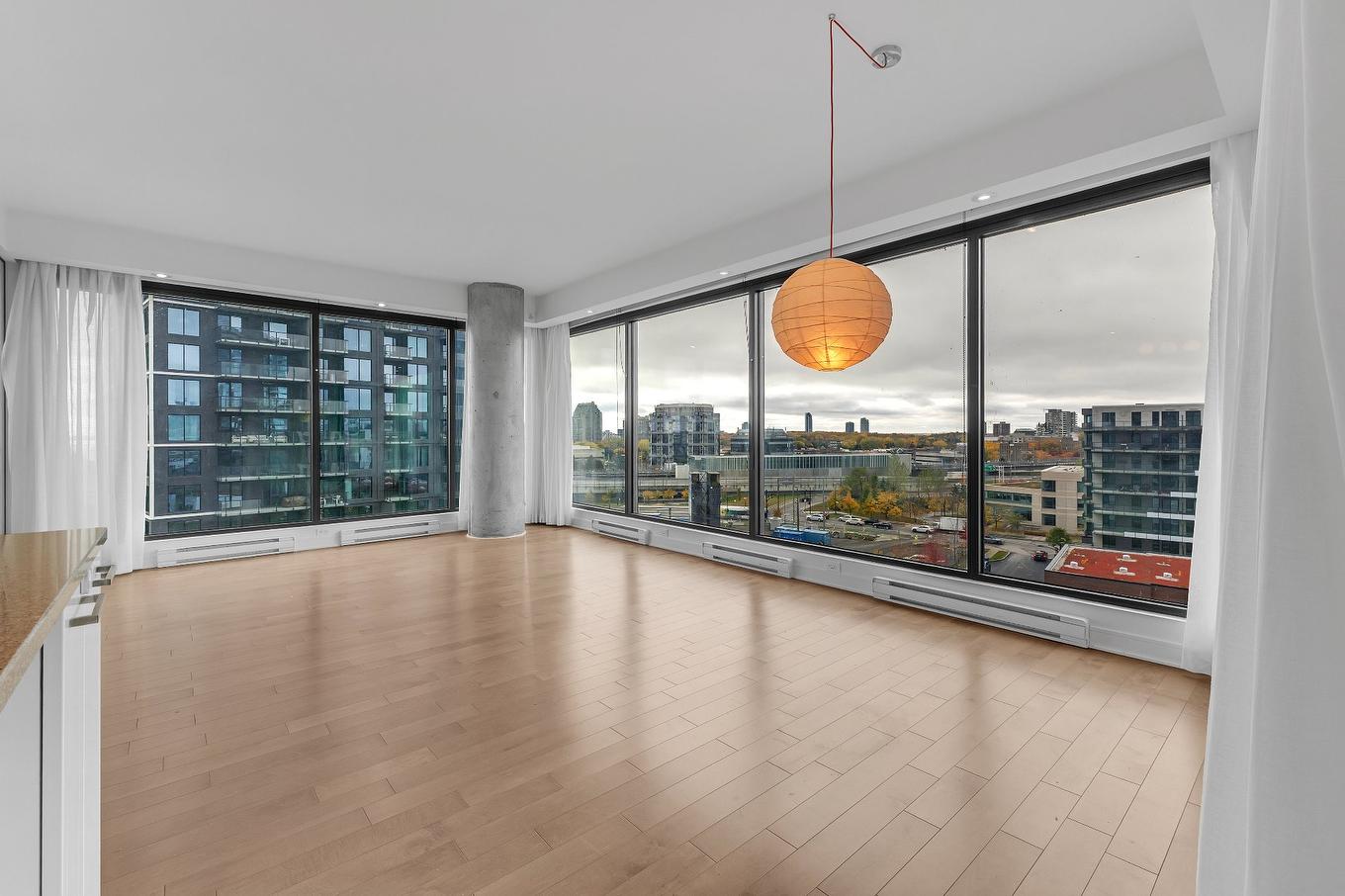 Salon - 806-299 Rue De La Rotonde, Montréal (Verdun/Île-Des-Soeurs), QC - Indoor